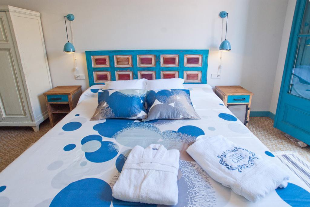 Hotel Hostal Chic Sant Feliu de Guíxols Rum bild
