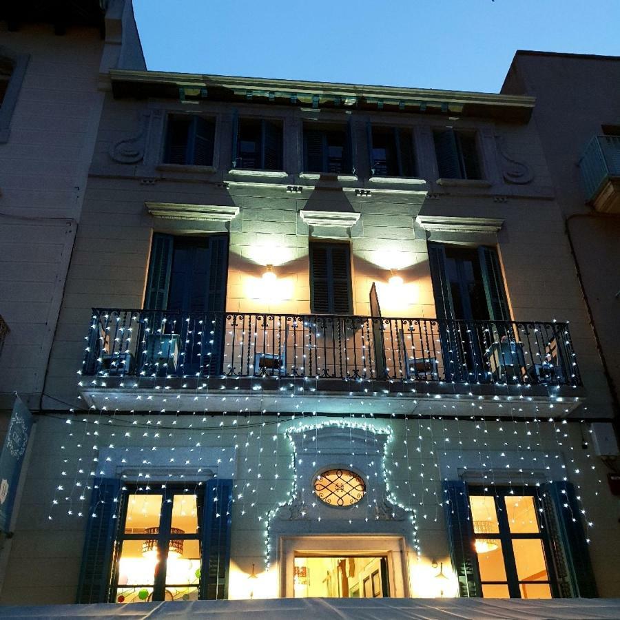 Hotel Hostal Chic Sant Feliu de Guíxols Exteriör bild