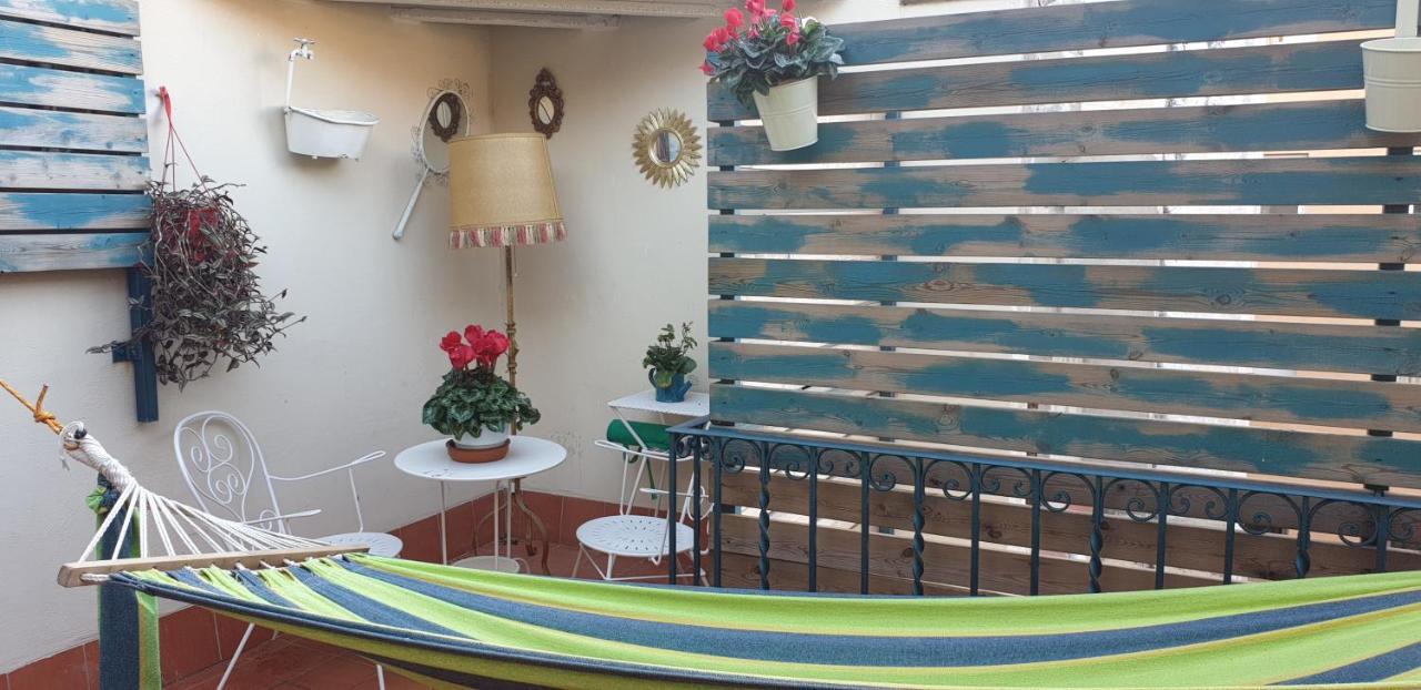 Hotel Hostal Chic Sant Feliu de Guíxols Exteriör bild